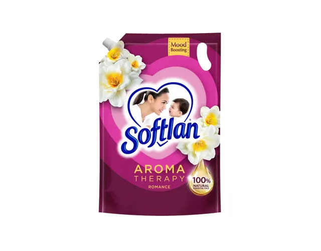 Softlan Fabric Softener Sakura Romance Refill