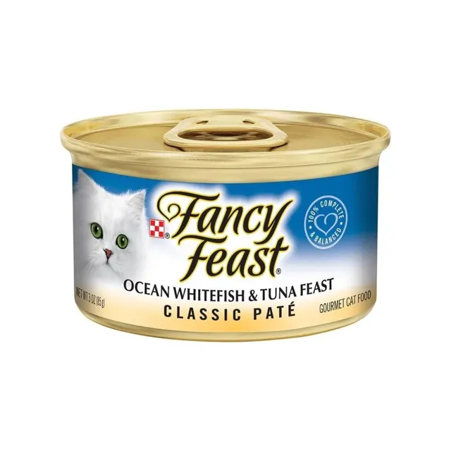 Fancy Feast Royale Seafood Platter Topped with Chicken Strips 85g